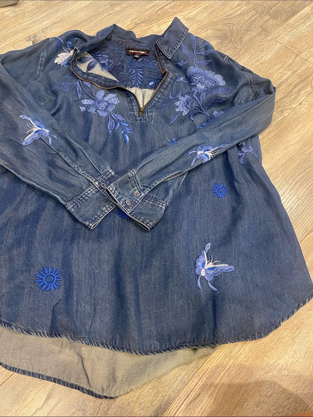Johnny was tunic large